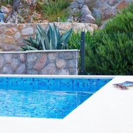 Apartments Sanja، فندق في كارلوباغ