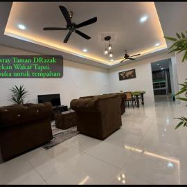 Adam's Nur Homestay Taman D Razak Wakaf Tapai, hotel in Marang