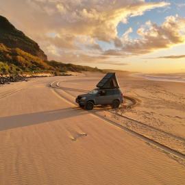 Fully Decked Lifted 4WD Lexus GX470 Camper!, hotel in Kapaa