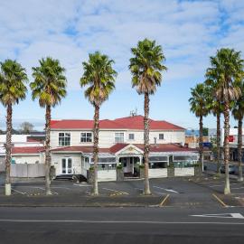 Tuakau Hotel، فندق في Tuakau