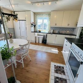 Charming Family Villa, Hotel in Ulricehamn