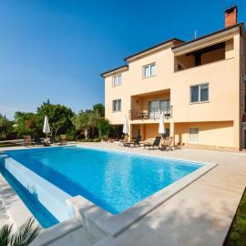 Apartments Fra & Mar, hotel em Šorići