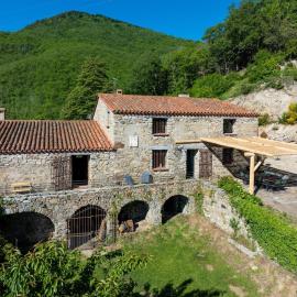 Grand mas catalan en pleine nature avec piscine, hotel u gradu Sere