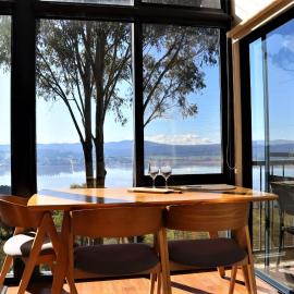 The Tamar Ridge Lookout at Tamar Ridge Apartments, hotel in Grindelwald
