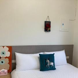 幸運草輕旅 โรงแรมในเจียวซี