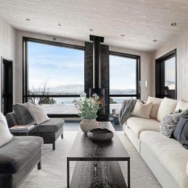 Cabin in stunning surroundings, hotel a Kjerrvika