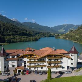 Hotel Seehof, hotel in Weisberg-Taisten