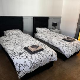 2 bedroom 2 en-suite free parking super fast wi-fi blyth centre