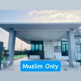 LNZ Pool Homestay Melaka, hotel in Solok Belimbing