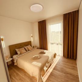 Pool Resort Takas į jūrą Kunigiškės, отель в Паланге