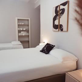 Paola HOME، فندق في فاراتسي