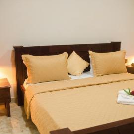 Pito Guest House، فندق في المينا