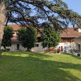 Appartement dans haras, hotel in Saint-André-le-Puy