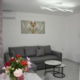 Apartament Cela, hotel in Çorovodë