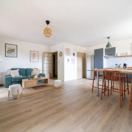 Maison proche Avignon Clim Terrasse wifi 4pers, Hotel in Jonquerettes