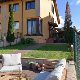 Chalet con jardín ideal para familias en Cantabria