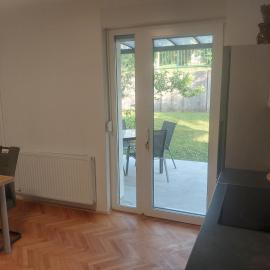 APARTMA Črnomelj、Črnomeljのホテル