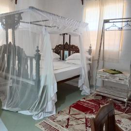 Fatnaish Apartment Mzalendo, hotell i Kalimoni