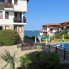 Saint Thomas Holiday Village Condo, hotel di Sozopol