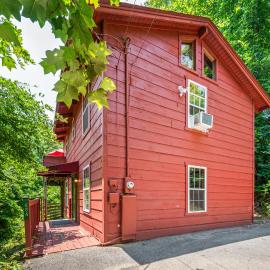 Peaceful Pines Cabin-patio with hot tub for small families or couples, hotel in Gatlinburg