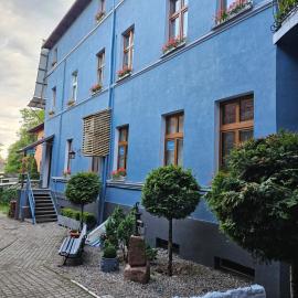 Blu Apartament، فندق في Strzelno