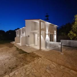 SmallHouseLefkada ΘΕΜΑ, hotel a Ciutat de Lèucada