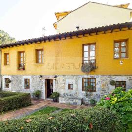 Fuente Buelna By Silastur, hotel u gradu Buelna