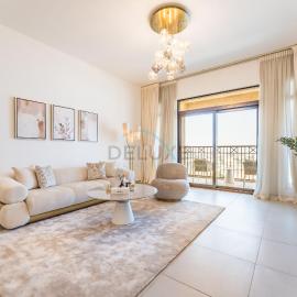 Balcony Overlooking Community 2BR with Assistant Room, Minutes Away From the Beach, Madinat Jumeirah Living Rahaal 2, Jumeirah by Deluxe Holiday Homes