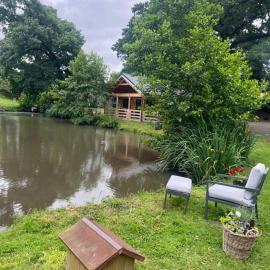 Chalets d etangs, ξενοδοχείο σε Beaumesnil