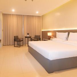 Iloilo Gateway Hotel and Suites by RedDoorz, hotel em Pavia