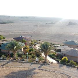 Neot Semadar Eco Lodge, hotel en Naẖal Ya‘alon