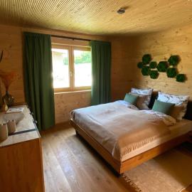 NaturWohnRaum - Urlaub im Holzhaus, hotel en Berg am Starnberger See