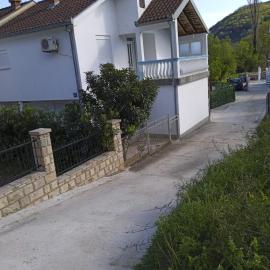 Filipovic Family Apartments, hotel in Zelenika