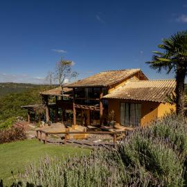 Varshana Hotel, hotel din Campo Largo