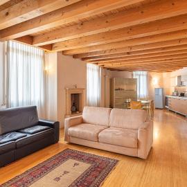 MAISON MARIA city center Public Parking Available, hotel din Vicenza