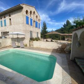 B&B Masia Katmandú, ξενοδοχείο σε Cretas