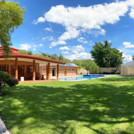 Casa de los Sauces en Atlixco, Puebla, хотел в Атлиско