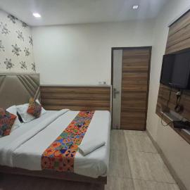 Capital Of Delhi Darshan Hotel - Family Hotel -Near New Delhi Railway Station