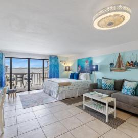 Sunset Suite 211 at Cedar Cove Condos, hotell i Cedar Key