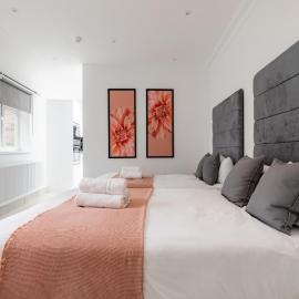 Hotel Orlando by PLI, hotel di London