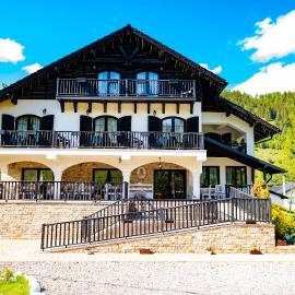Luisenthal Conac Boutique Retreat & Spa Bucovina, hotel v mestu Fundu Moldovei