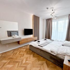Airport Nest Private Parking, AC and Smart TV