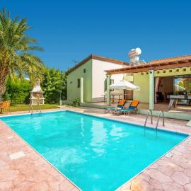 Villa Iriss by Villa Plus