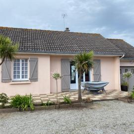 Maison à 100 m de la plage, hotel din Pirou