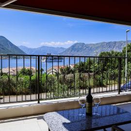 VistaPool Residence Kotor, khách sạn ở Dobrota