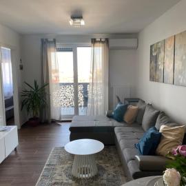 Dream Apartment VG - Self Check in - Garage, hotel in Velika Gorica