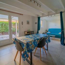 Maison au bord du bassin de Thau، فندق في مارسيلان