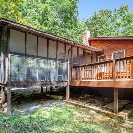 Private w Screened Porch, Deck & Dog-Friendly!
