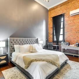 Boutique Studio Stay in the Heart of Marshall!