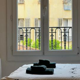 One bedroom near train station